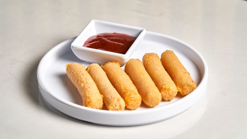 Mozzarella sticks served with marinara dipping sauce